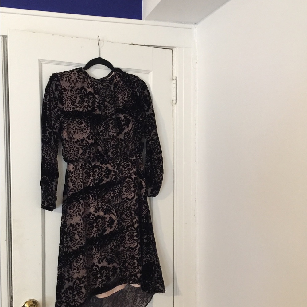 Black velvet overlay dress - Picture 8 of 8