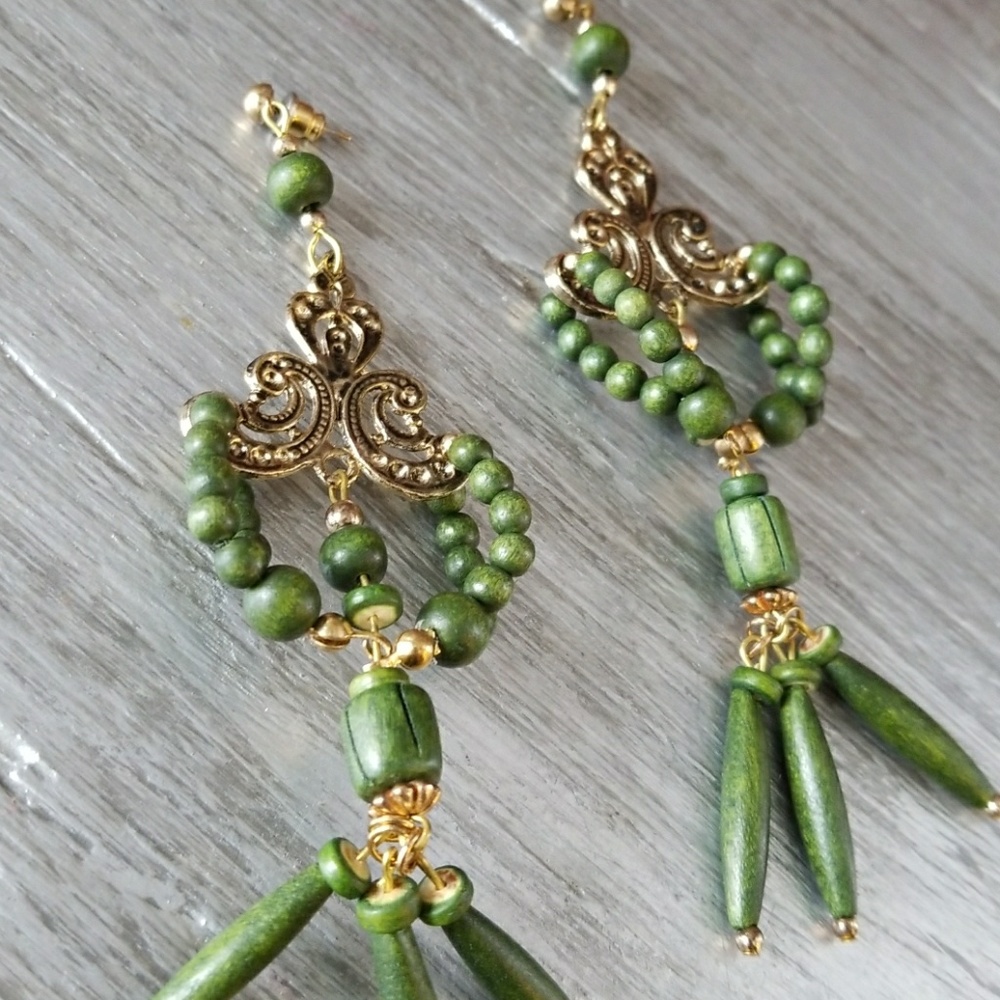 OLIVE GREEN EARRINGS - Picture 4 of 4