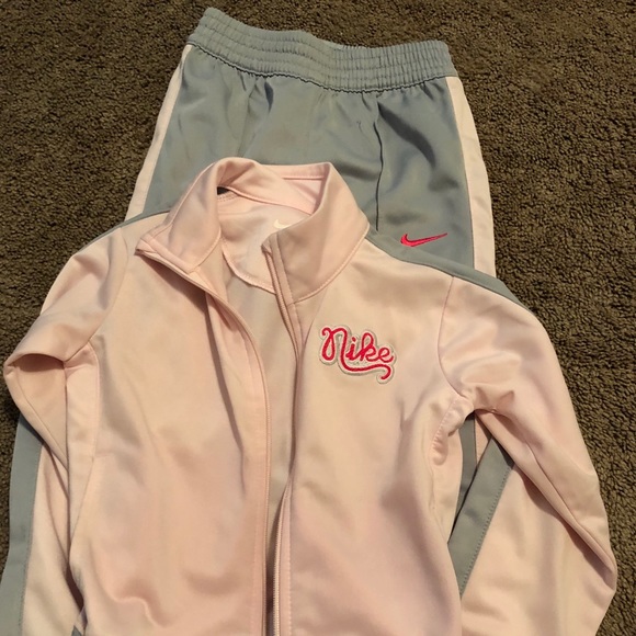 Jogging suit - Picture 2 of 2