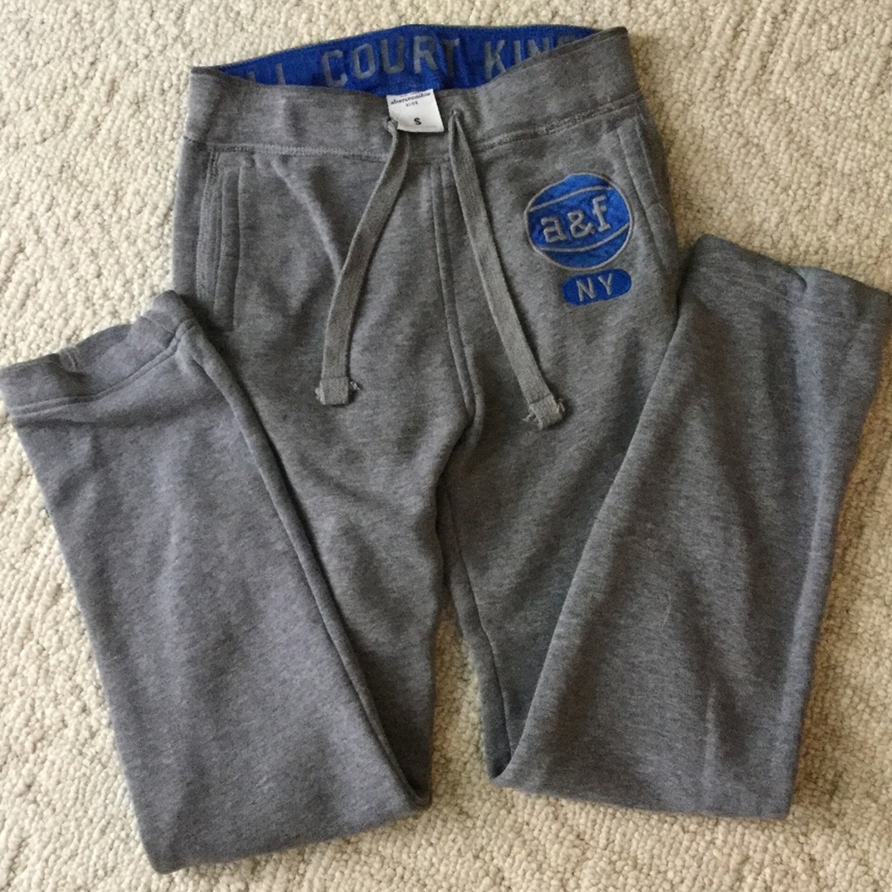Boy sweat pants barely worn