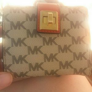 Michael Kors Natalie Bifold Turn Lock Mini Wallet