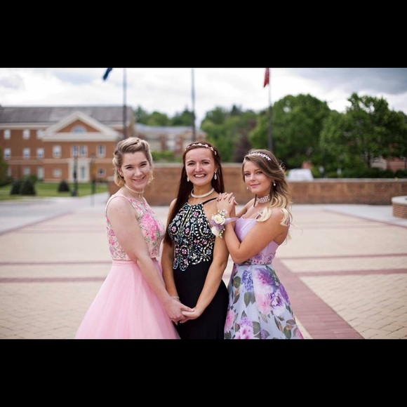 Prom dress - Picture 2 of 4