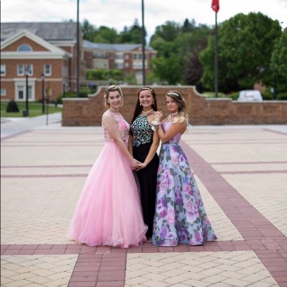 Prom dress - Picture 3 of 4