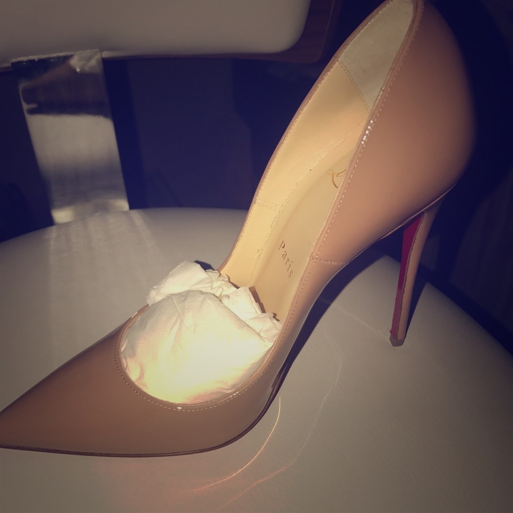 Christian Louboutin So Kate nude pump