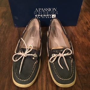 8.5 Angelfish foil dot navy Sperry boat shoes