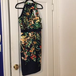 Sleeveless keyhole dress