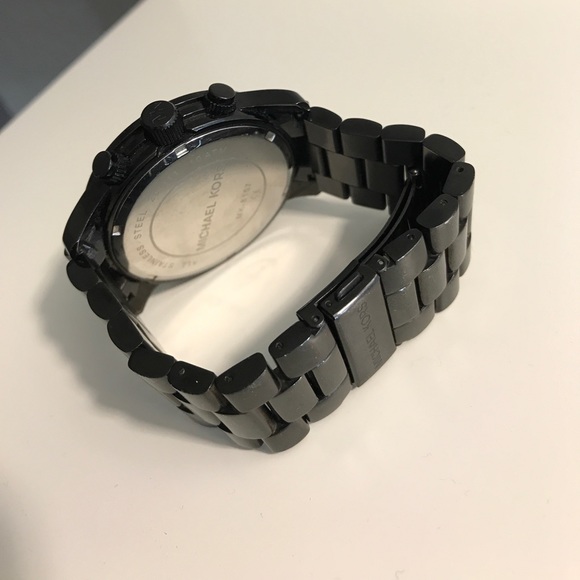 Men’s Authentic Michael Kors watch - Picture 2 of 3