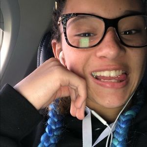 Meet your Posher, Janicya