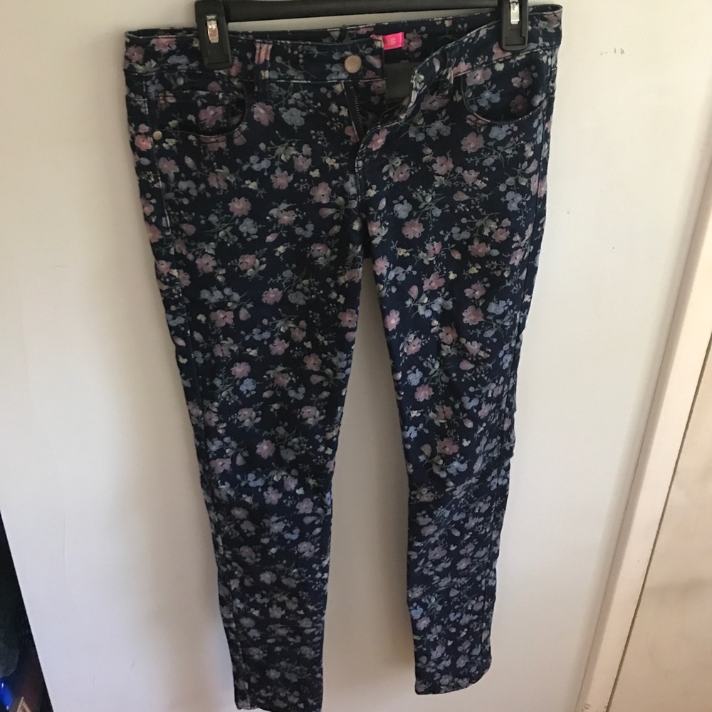 Floral-print jeans (Tinseltown)