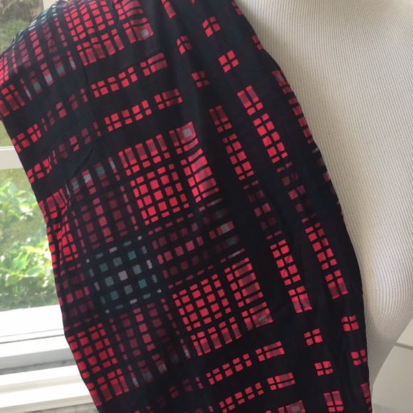 Holiday Plaid Leggings!! - Picture 2 of 4