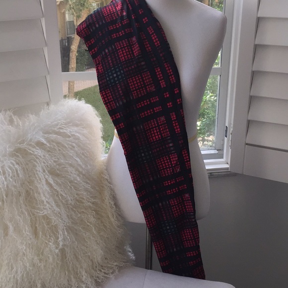 Holiday Plaid Leggings!! - Picture 3 of 4
