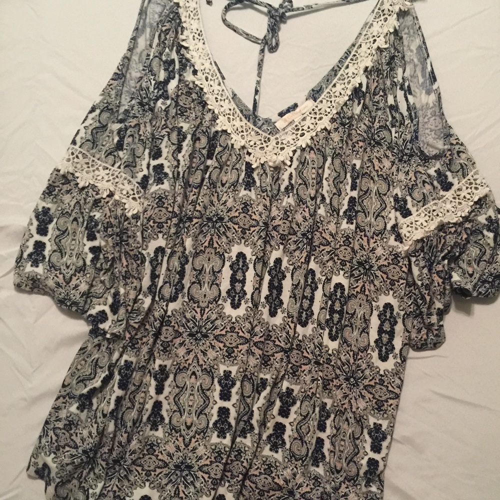 Cold shoulder top