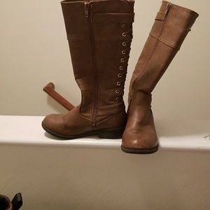 Girls boots
