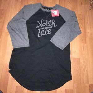 NWT North Face medium 3/4 sleeve T-shirt
