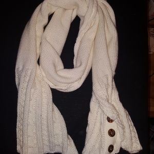 Knitted scarf