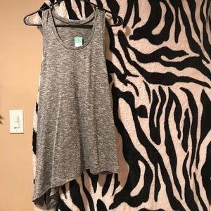 Market & Spruce Vreelan side split knit top