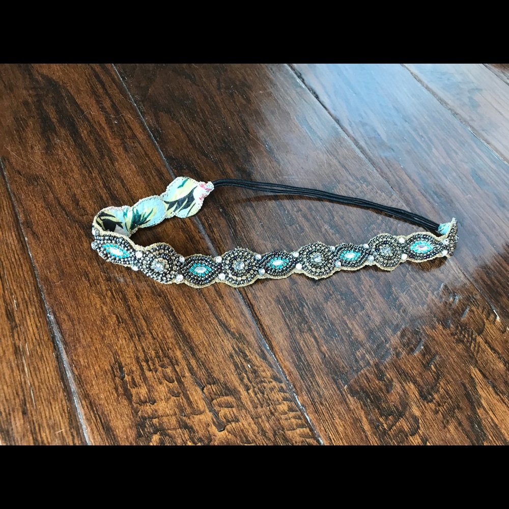 ❤️MOVING SALE❤️ Gorgeous headband