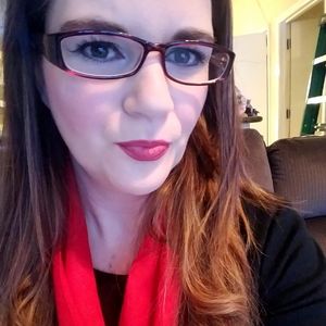 Meet your Posher, Liz