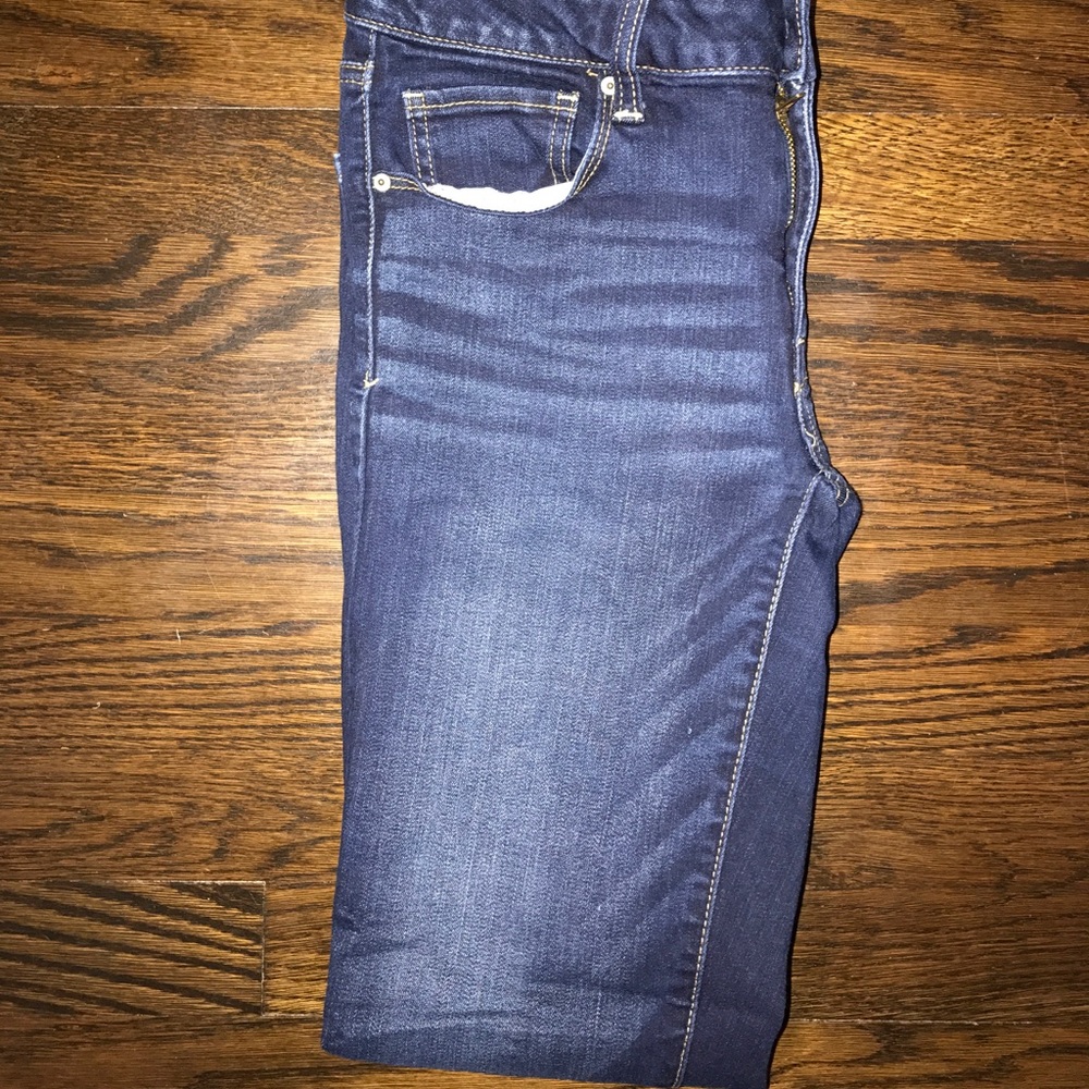 American Eagle Dark wash skinny jeans SIZE 8