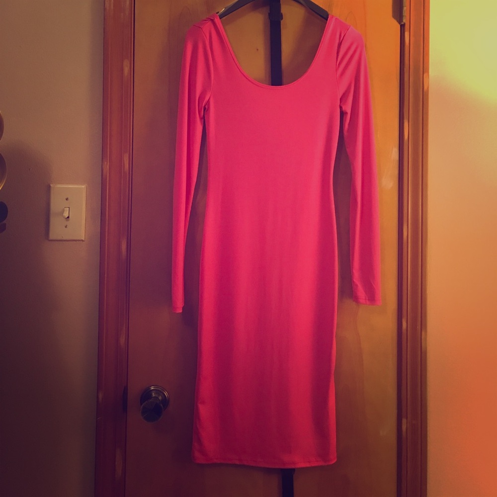 Hot pink , stretchy midi dress with long sleeves