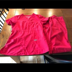 Small Grey’s Anatomy Scrubs coral color!