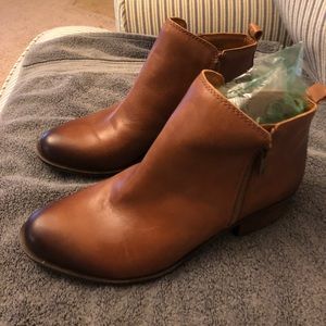 Size 8.5 lucky brand booties