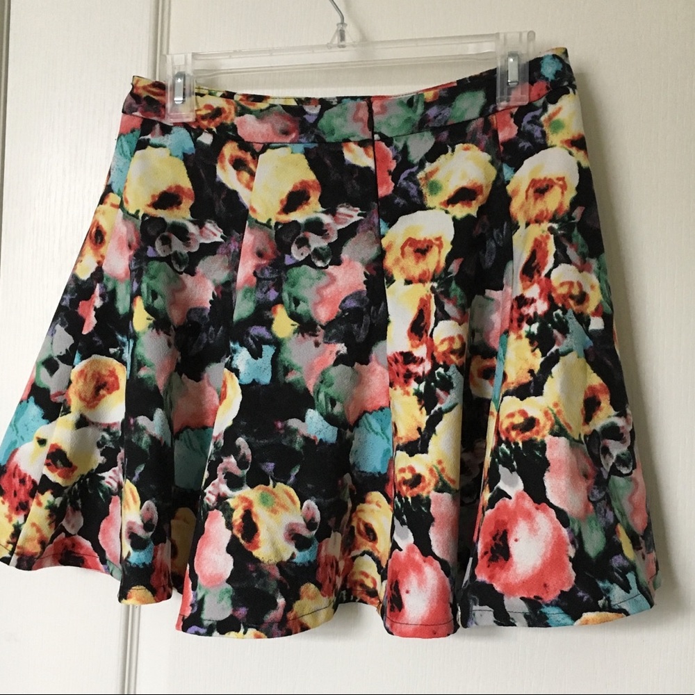 Lush floral skater skirt - Picture 3 of 5