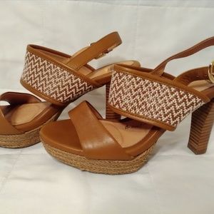 Sofft Size 9 Heel Sandal Slingback Tan and White