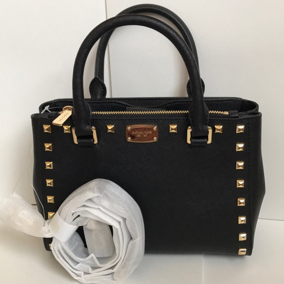 Michael Kors Handbags - ❤️🤗mk satchel❤️black
