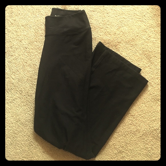 Nike Pants - Nike Women’s Yoga Pant