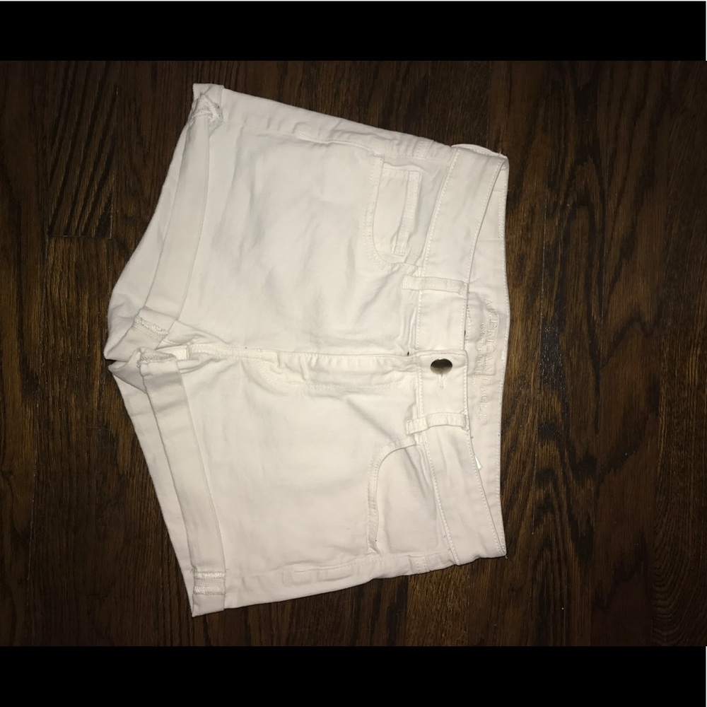 American Eagle White shorts SIZE 10