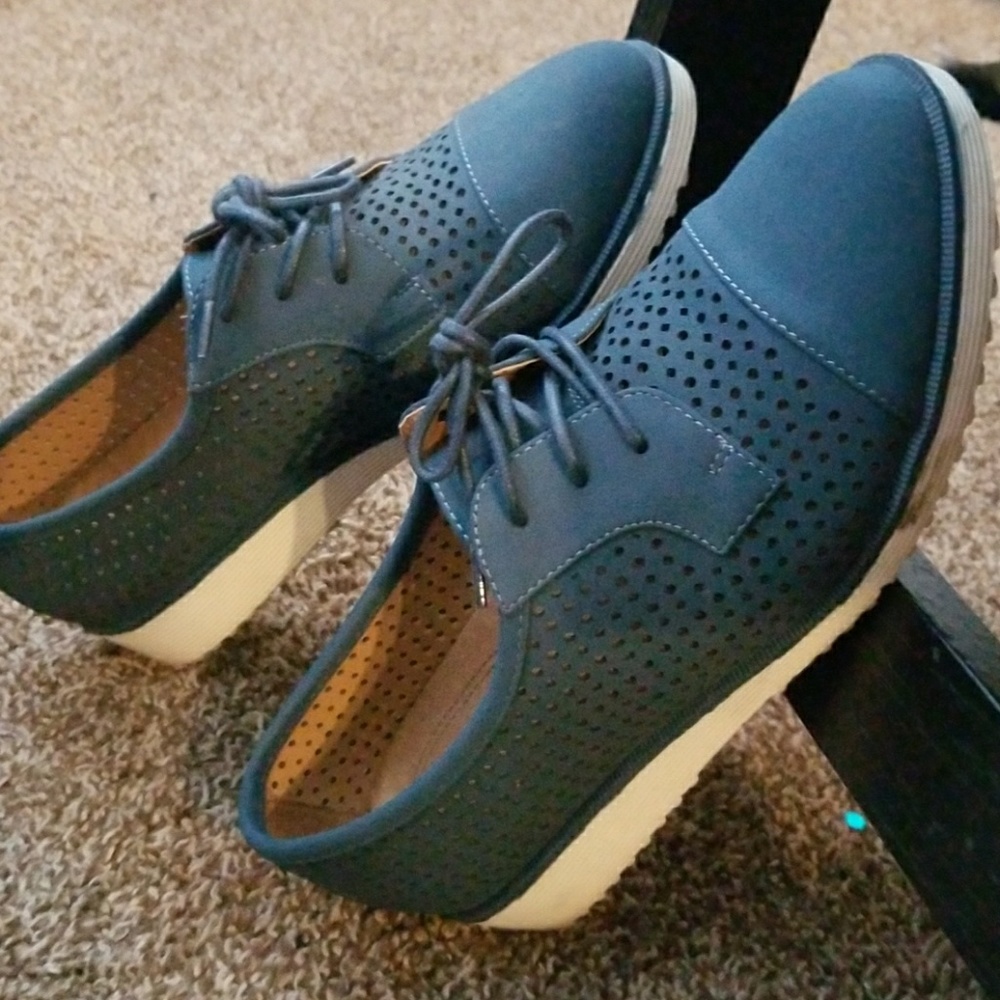 Natural Soul perforated loafers