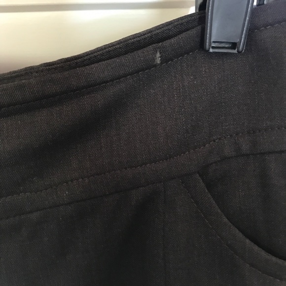 Cute Trina Turk gaucho cropped pants - Picture 3 of 4