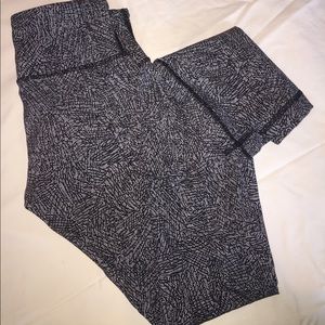 NWOT Lululemon leggings size 4!