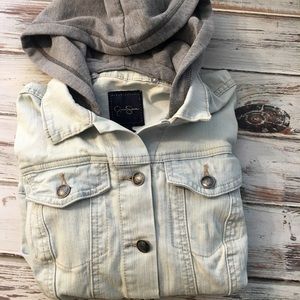 JESSICA SIMPSON Lt blue jean and great hoodie!❤️