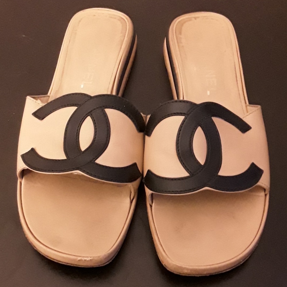 CHANEL Slides