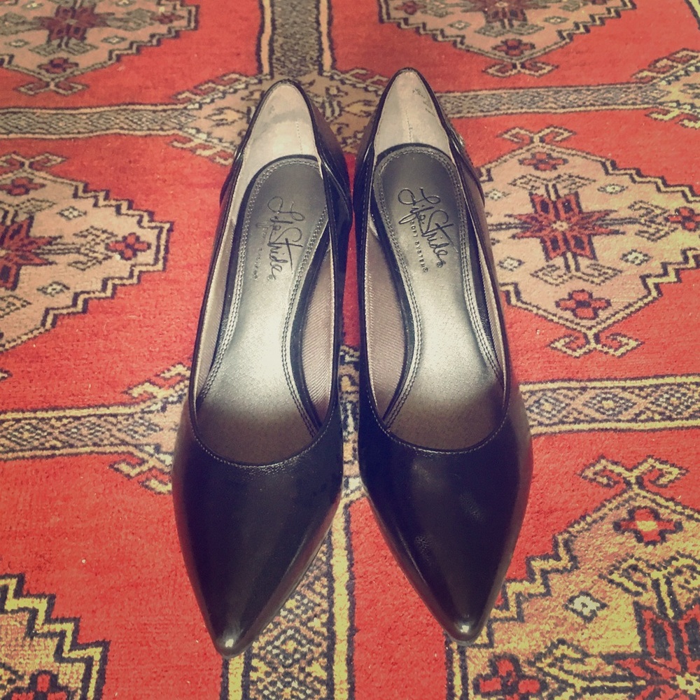 Lifestride black classic pump