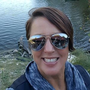Meet your Posher, Jeannie