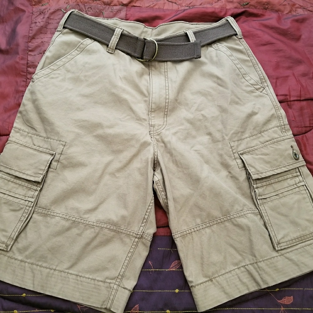 Tan Levi's cargo shorts with belt.