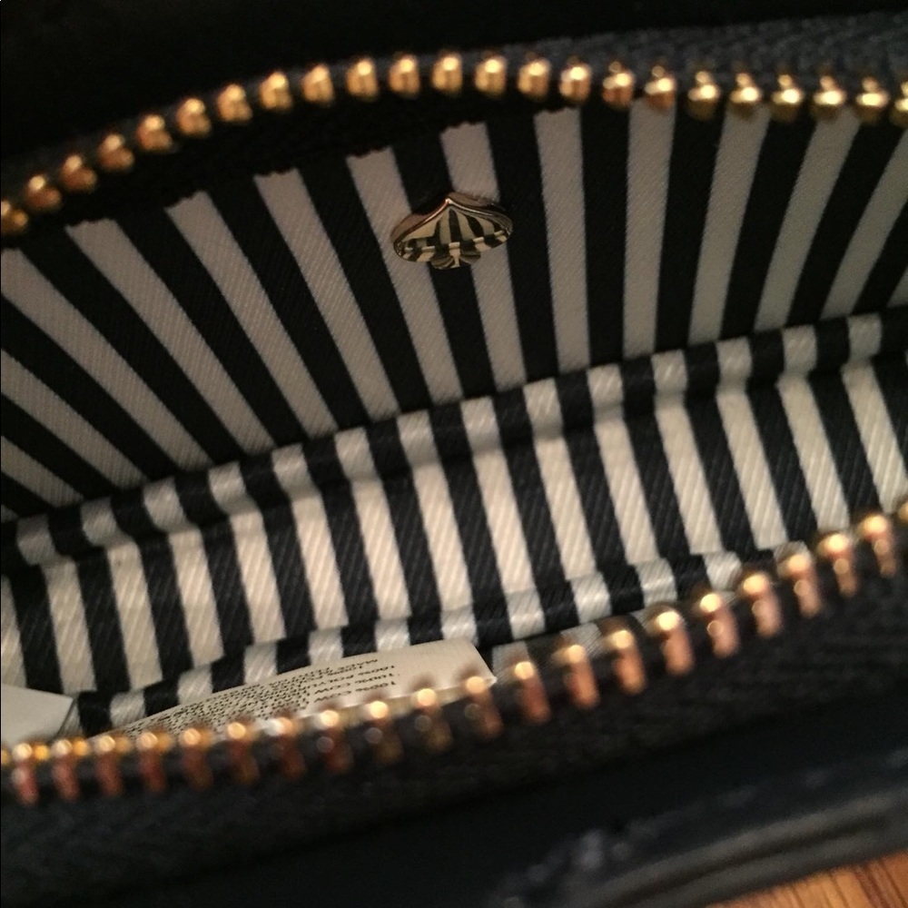NWOT KATE SPADE TRAIN CHANGE PURSE! - Picture 2 of 6