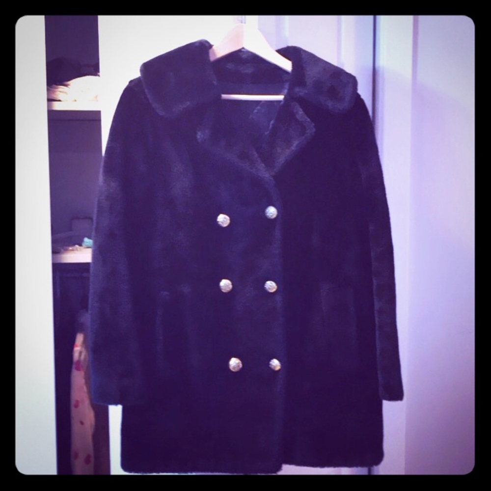 Amazing vintage faux fur pea coat . Size M