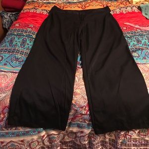 Alia wideleg black dress pants silk like feel sz18