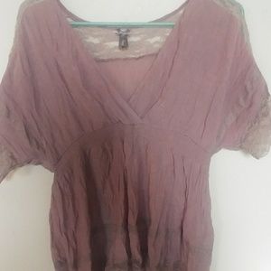 Cute blouse with lace