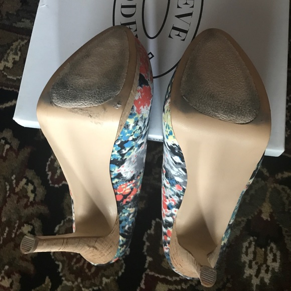 Steve Madden Multi Floral Platform Pumps. Sz 7. - Picture 4 of 8