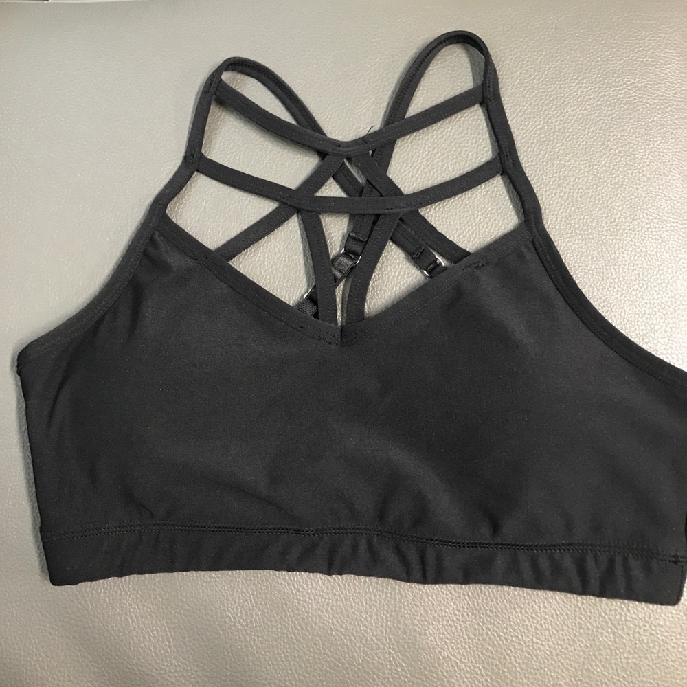 Criss cross Sports Bra