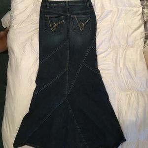 BEBE LONG MERMAID JEAN SKIRT 27 4