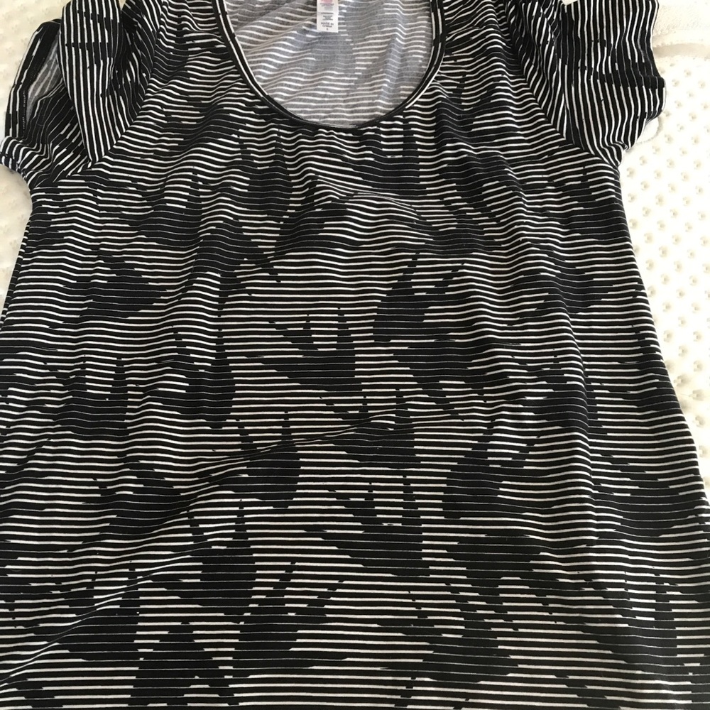 LulaRoe birds classic tee
