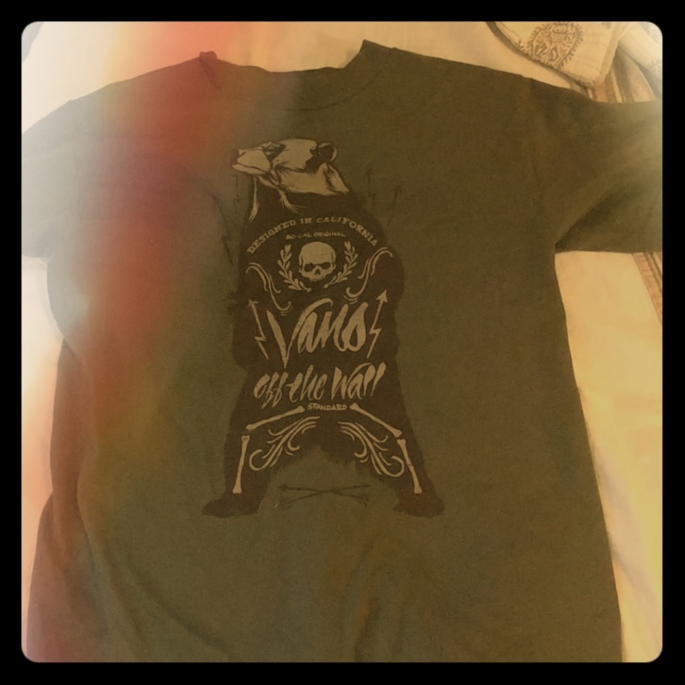 Vans bear tshirt