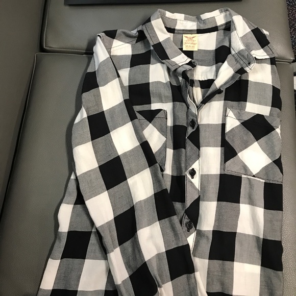 Black and white flannel - Picture 3 of 3