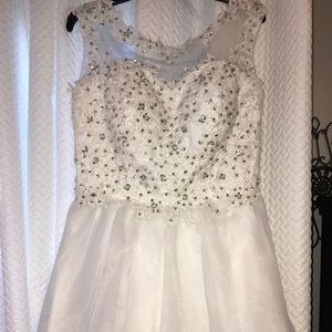 White homecoming * slightly altered * Size14